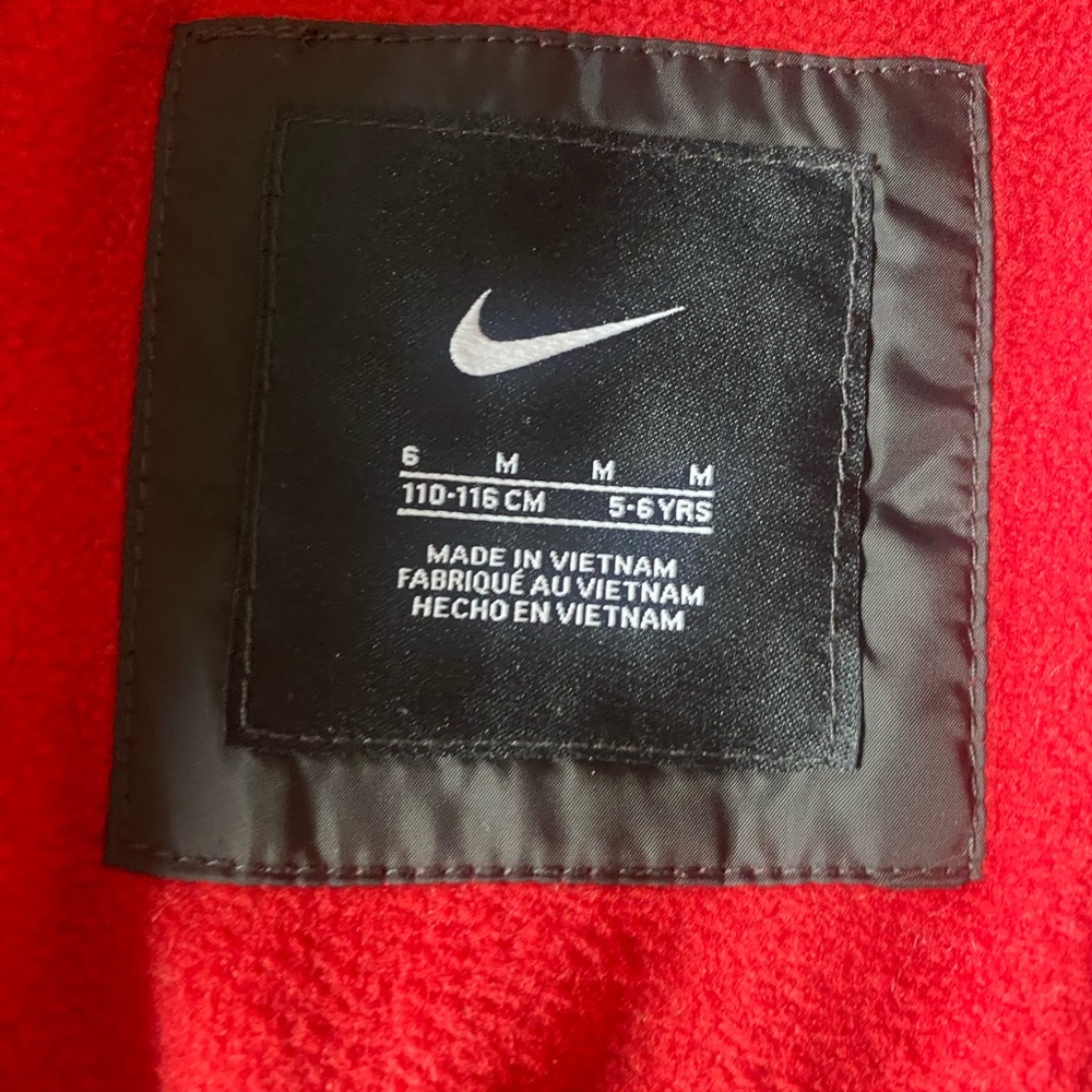 Kids size 6 Nike coat - Picture 6 of 6